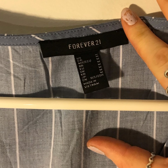 Blue and white striped cropped tee - Picture 3 of 4